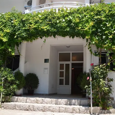 Apartment Galija *